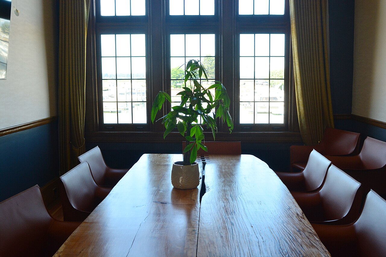 A table worth <em>waiting for</em>